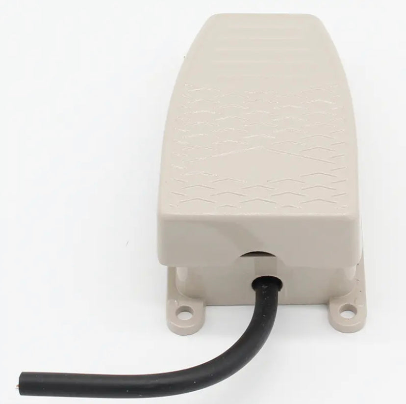 FS-2 220VAC 10A Waterproof SPDT Machine Foot Switch Pedal Footswitch Metal On Off 1NO1NC Momentary Self Reset Treadle Switch