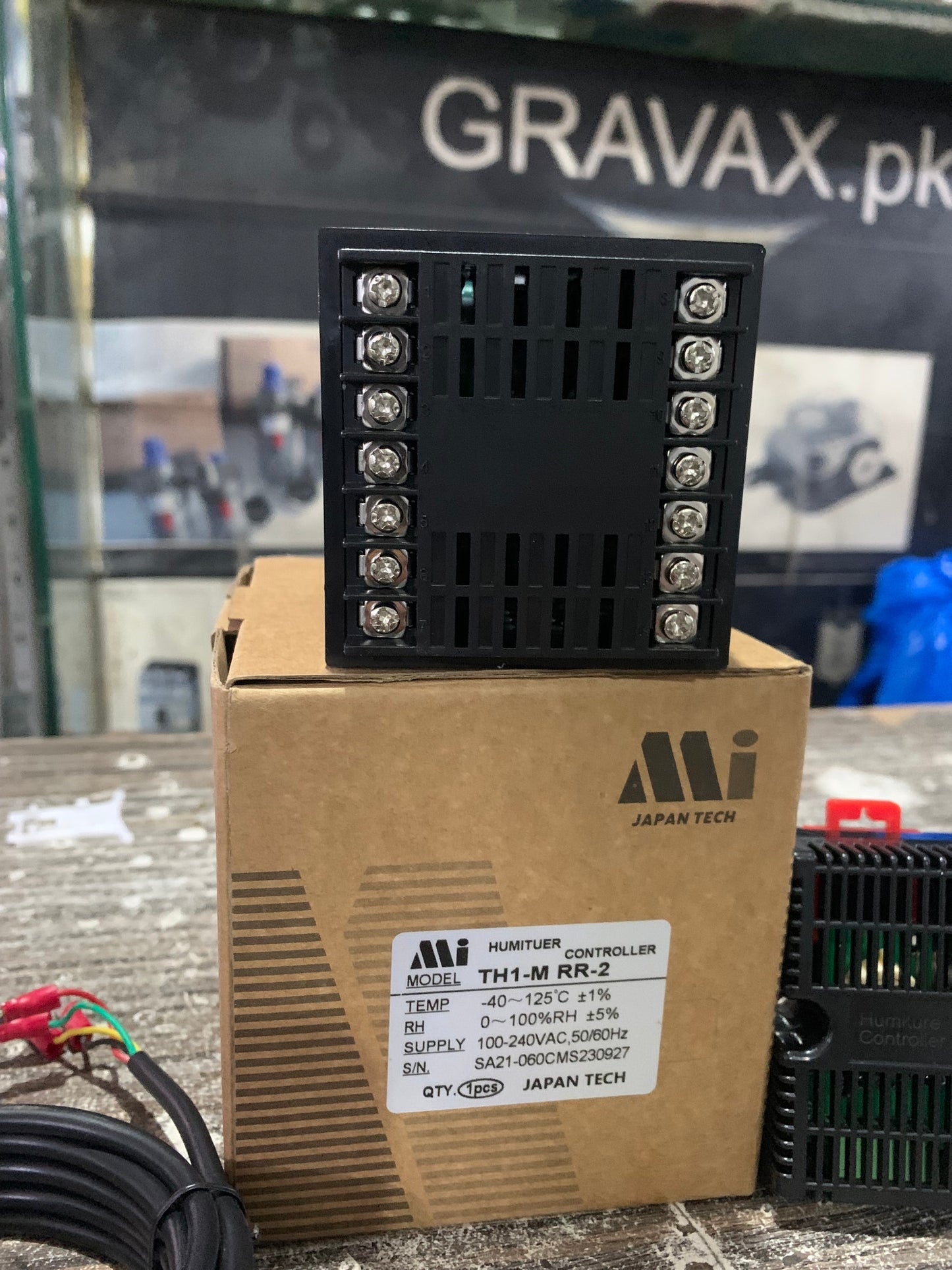 TH1-M RR-2 40℃~120℃ 0~99.9%RH Digital Temperature And Humidity Controller
