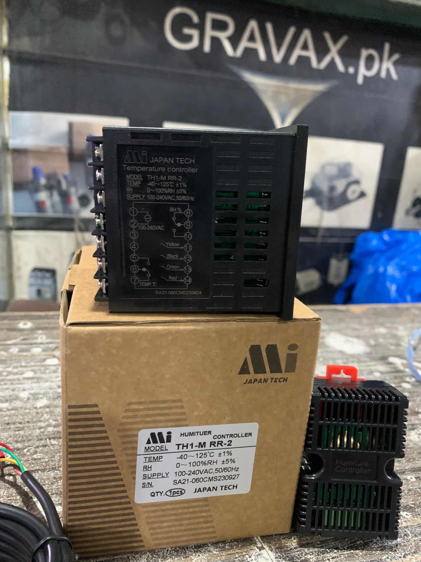 TH1-M RR-2 40℃~120℃ 0~99.9%RH Digital Temperature And Humidity Controller