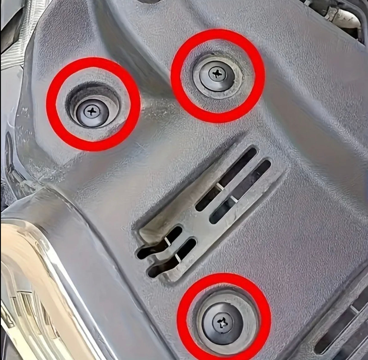 100pcs Car Fastener Clip Set 10 Sizes 10pcs Each Size Door Mudguard Clips Body Bumper Trim Fixing Additions Hood Splash Guard Clips Car Repair Tool Set Suitable for Car Modification And Daily Maintenance